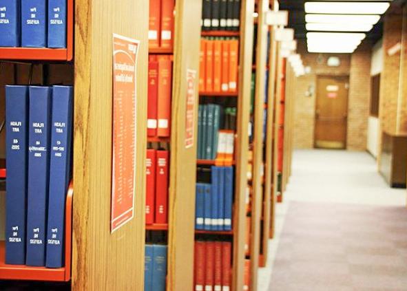 library shelves in 支持库